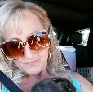 Meet your Posher, Lana